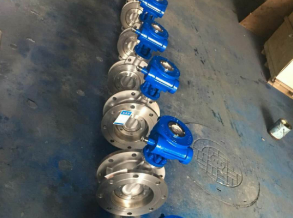 三(sān)偏心法蘭(lán)式渦輪蝶(die)閥